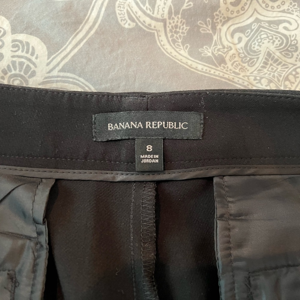 Banana Republic Black Dress Shorts Sleek Design - Picture 3 of 5